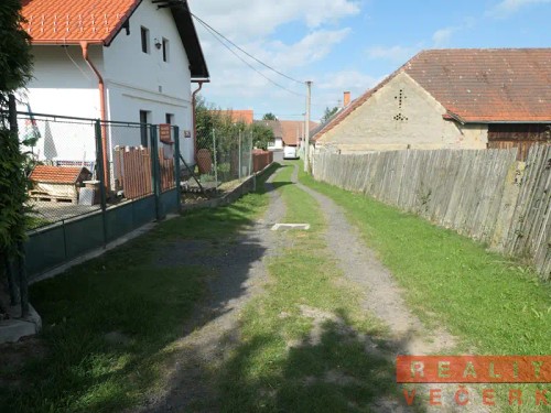 Prodej stavebního pozemku 2476 m²