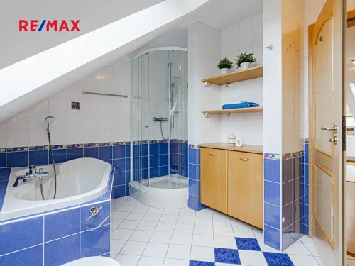 Prodaný  dům 258 m², pozemek 1500 m²