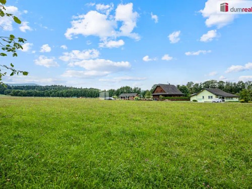 Prodej stavebního pozemku 1200 m²