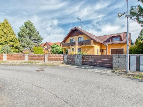Prodej domu 233 m², pozemek 885 m²