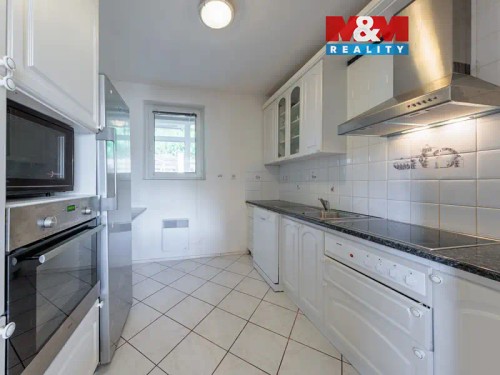Prodej domu 250 m², pozemek 976 m²