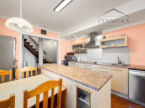 Prodej domu 187 m², pozemek 866 m²