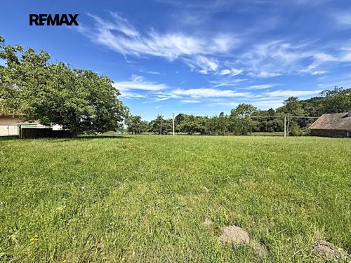 Prodej stavebního pozemku 1265 m²
