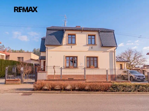 Prodej vily 296 m², pozemek 349 m²