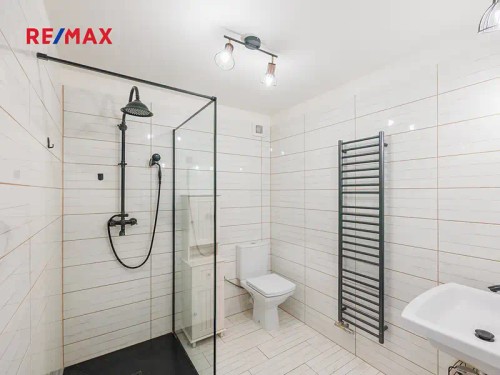 Prodej domu 688 m², pozemek 287 m²