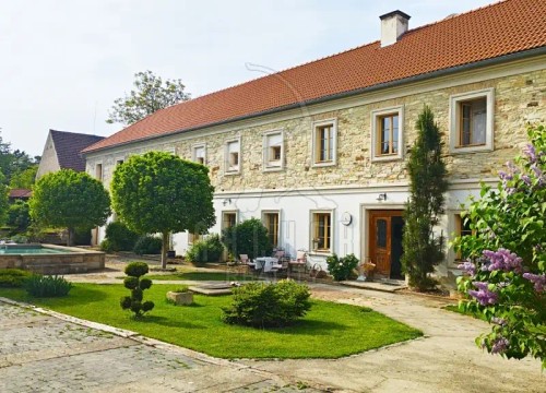 Prodej domu 365 m², pozemek 1972 m²