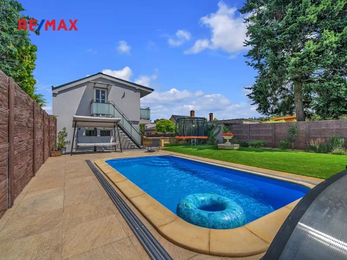 Prodej domu 197 m², pozemek 573 m²