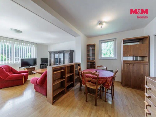 Prodej domu 250 m², pozemek 976 m²