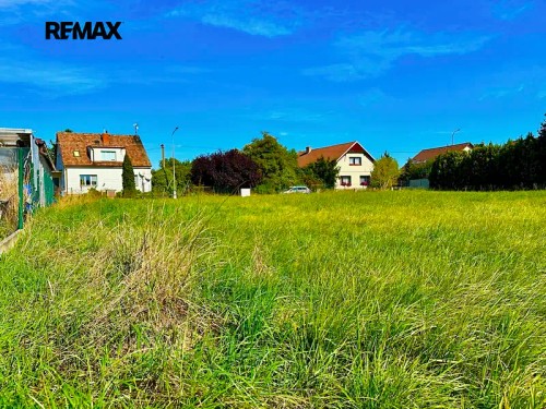 Prodej stavebního pozemku 796 m²