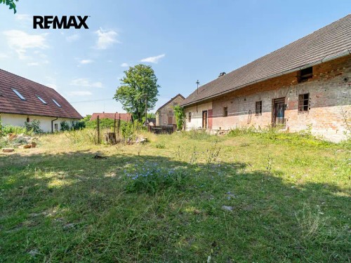 Prodej stavebního pozemku 1093 m²