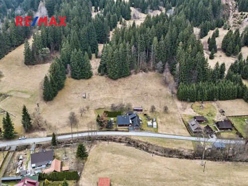 Prodej stavebního pozemku 1033 m²