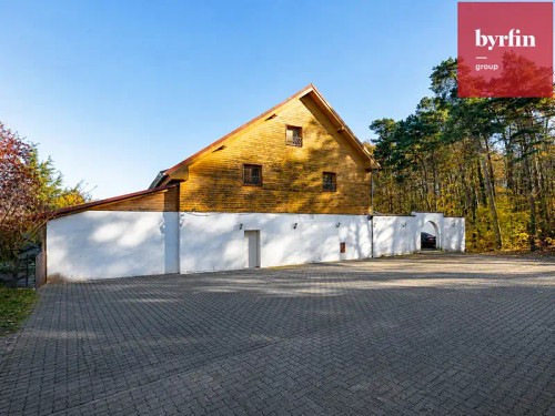 Prodej chalupy 820 m², pozemek 24962 m²