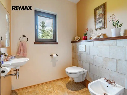 Prodej domu 652 m², pozemek 7174 m²