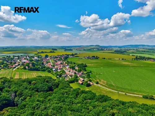 Prodej stavebního pozemku 1304 m²