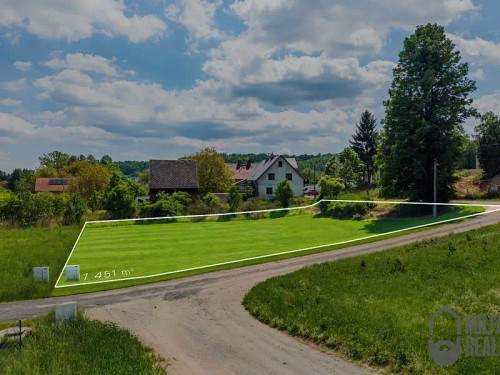 Prodej stavebního pozemku 1451 m²