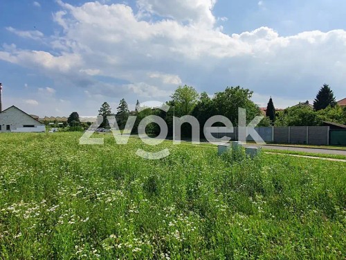 Prodej stavebního pozemku 1042 m²