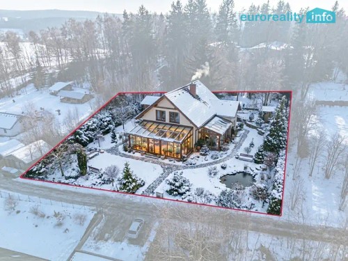 Prodej stavebního pozemku 2270 m²