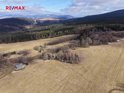 Prodej stavebního pozemku 1745 m²