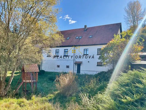 Prodej domu 400 m², pozemek 2431 m²