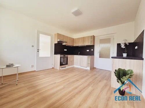 Prodej domu 300 m², pozemek 2815 m²