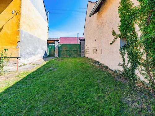 Prodej domu 400 m², pozemek 1899 m²