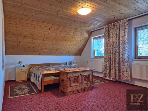 Prodej domu 400 m², pozemek 934 m²