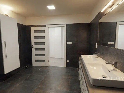 Prodej domu 319 m², pozemek 499 m²