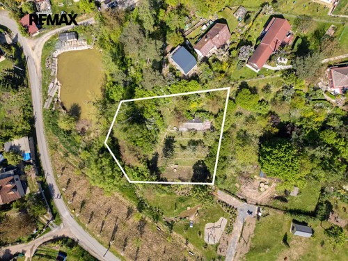 Prodej stavebního pozemku 1537 m²
