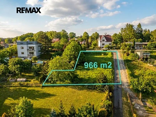 Prodej stavebního pozemku 966 m²