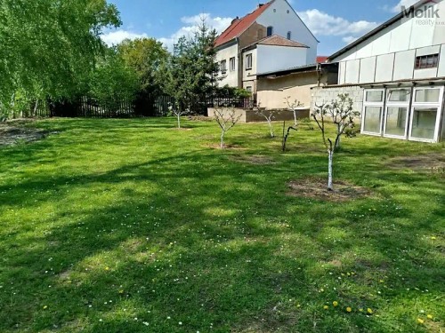 Prodej stavebního pozemku 3916 m²