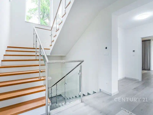 Prodej domu 309 m², pozemek 790 m²