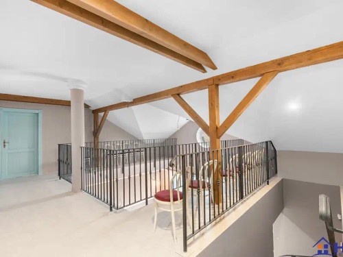 Prodej vily 743 m², pozemek 195432 m²