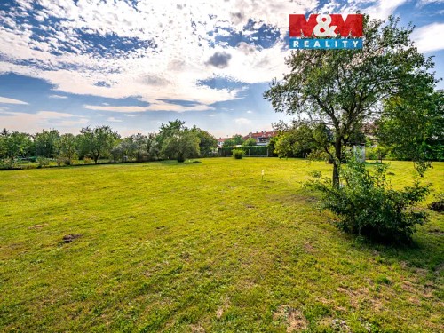 Prodej stavebního pozemku 1676 m²