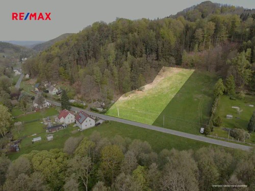 Prodej stavebního pozemku 3700 m²