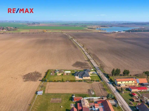 Prodej stavebního pozemku 2066 m²