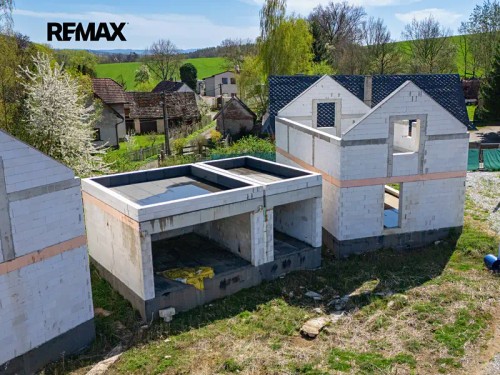 Prodej stavebního pozemku 7643 m²