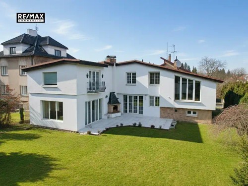 Prodej vily 355 m², pozemek 905 m²