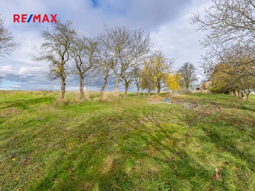 Prodej stavebního pozemku 2706 m²