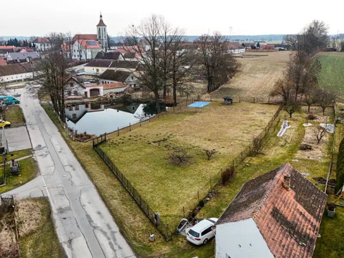 Prodej stavebního pozemku 1627 m²