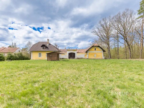Prodej zemědělské usedlosti 400 m², pozemek 15909 m²