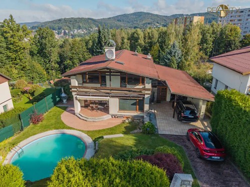 Prodej domu 331 m², pozemek 1512 m²