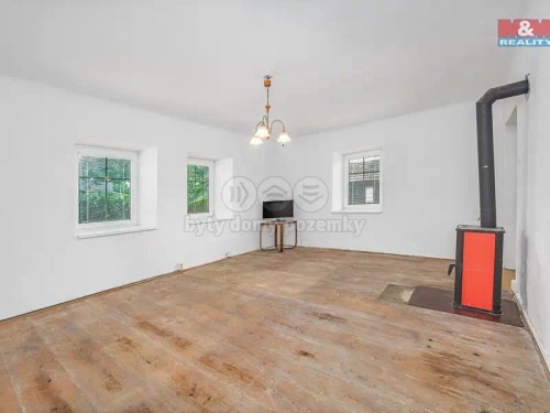 Prodaný  dům 212 m², pozemek 2048 m²