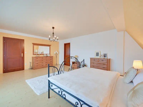 Prodej domu 325 m², pozemek 594 m²