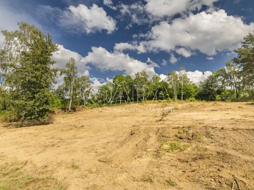 Prodej stavebního pozemku 1296 m²