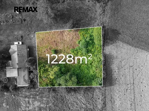 Prodej stavebního pozemku 1228 m²