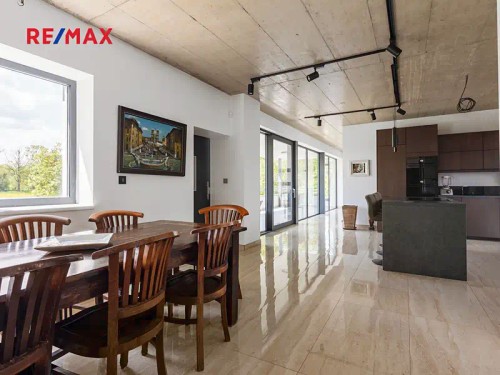 Prodej domu 330 m², pozemek 600 m²