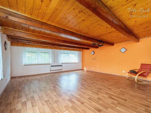 Prodej domu 290 m², pozemek 1802 m²