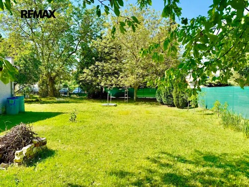 Prodej stavebního pozemku 922 m²
