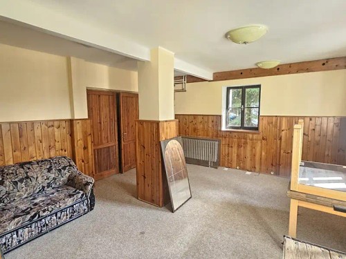 Prodej domu 1047 m², pozemek 12508 m²