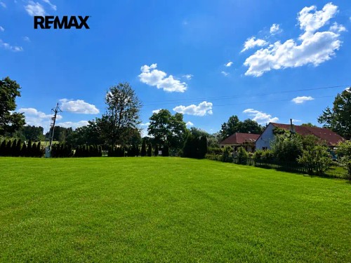 Prodej stavebního pozemku 1868 m²